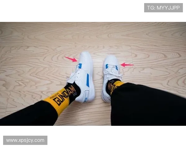 足球明星贴纸的秘密：轻松贴附不留痕迹的完美体验