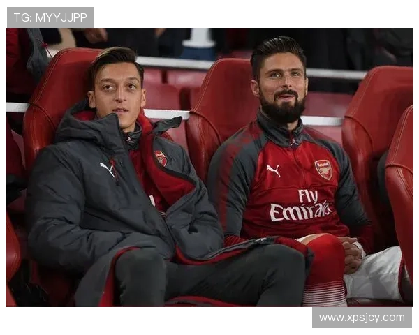 德国足球明星厄齐尔的辉煌职业生涯与场外影响力分析