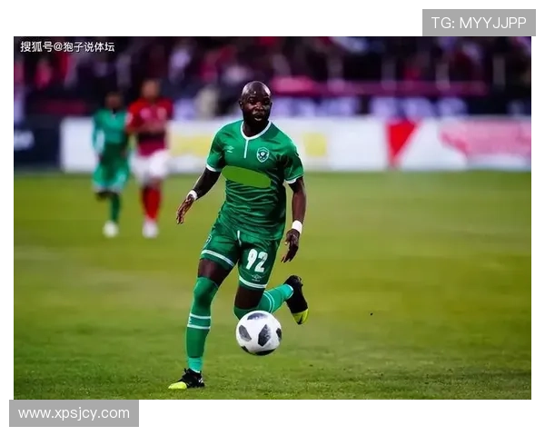 足球明星去世引发球迷哀悼与怀念社交媒体上涌现感人留言与纪念活动